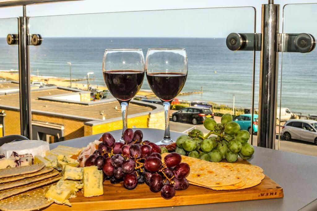 Soho Beach Apartment With Fabulous Sea View And 2 Minutes To The Beach With Free Parking And Netflix 본머스 외부 사진