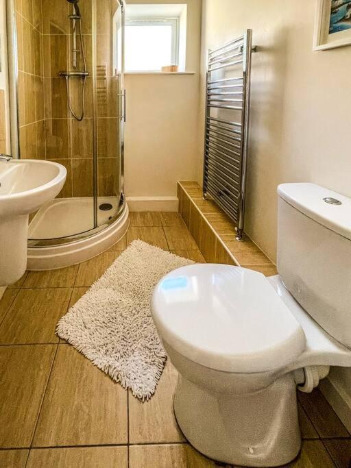 Soho Beach Apartment With Fabulous Sea View And 2 Minutes To The Beach With Free Parking And Netflix 본머스 외부 사진